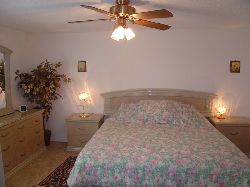 KINGSIZE MASTER BED