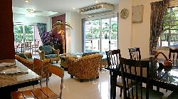 Living area Baan-Nomella
