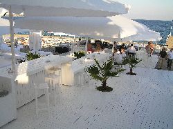 One of the many bars at the Beach Park