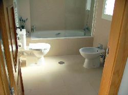 ONE OF THE 2 BATHROOMS