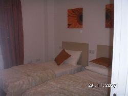 Twin Room @ Apartment