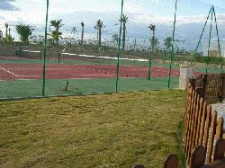 Tennis Courts - 3 mins walk