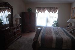 King size bed in Matersuite