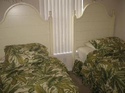The other twin bedroom