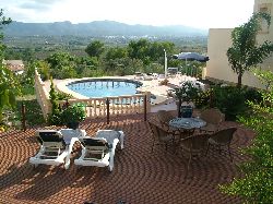 pool -decking area