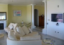 VILLA LOUNGE