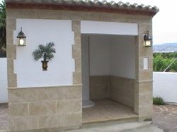 Outside Shower wet room and WC