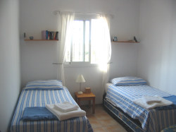 Twin Bedroom with fitted double wardrobe