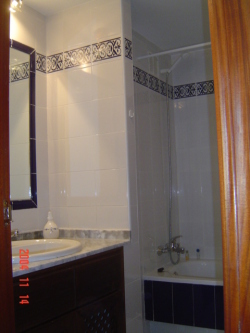 Ensuite Bathroom 1