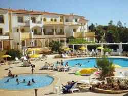 3 swimming pools 5� entry