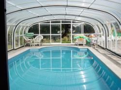 Swimming pool approx 10 x 5 m