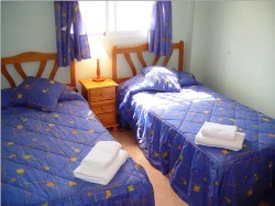 Air-Condtioned Twin Bedroom