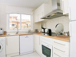 Fully equipped kitchen