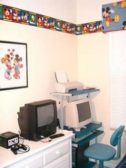 Twin Bedroom with Computer & Nintendo