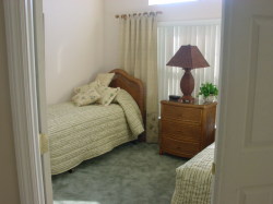 Downstairs twin room