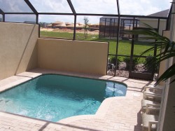 private south facing splash pool