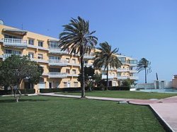 Los Pinos Building