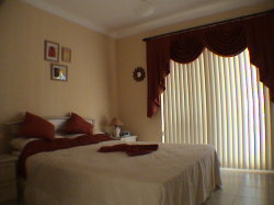 1st floor Double bedroom-en-suite