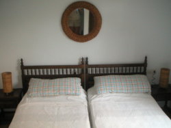 TWIN BEDROOM