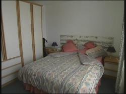 Master bedroom (with trouser press)