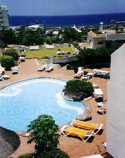 A210 Overlooking the pool