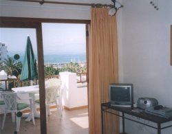 Livingroom to balcony A208
