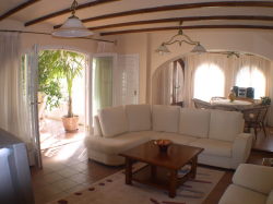 lounge to naya