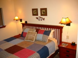 Masterbedroom w/ CA King Bed, Private Ba