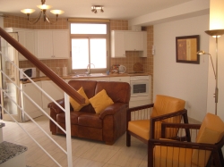 Lounge & kitchen