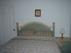 QUEEN BEDROOM