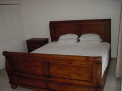Luxury ensuite master bedroom w balcony