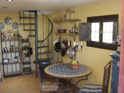 TRADITIONAL KITCHEN - all mod cons