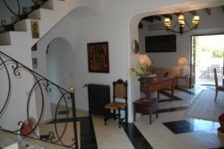 Foyer.
