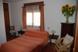 Double bedroom with en-suite shower room