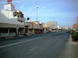 10 min walk to the town centre