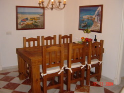 Large dining table Seating for 6