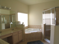Master Bedroom En Suite
