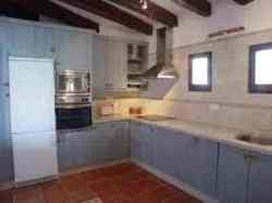 Fully fitted kitchen