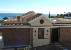 Rustic villa with character & sea views