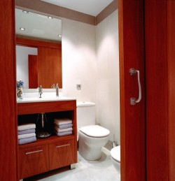 Main bathroom