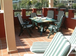 Al fresco dining on the solarium