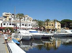 Nearby Puerto Cabopino, restaurants/bars