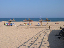 Beach 7min walk