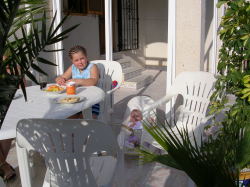 Alfresco dining on the patio