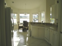 Kitchen/breakfast area with lake view