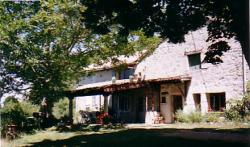 Farmhouse front courtyard