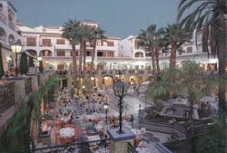 Villa Martin Plaza (over 40 restaurents)