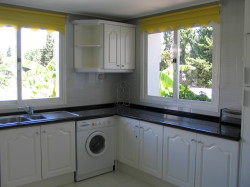 Fully fitted kitchen with all-new applia