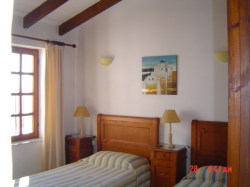 Twin bedroom faces south