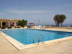 Restaurant/bar with pool and childrens p